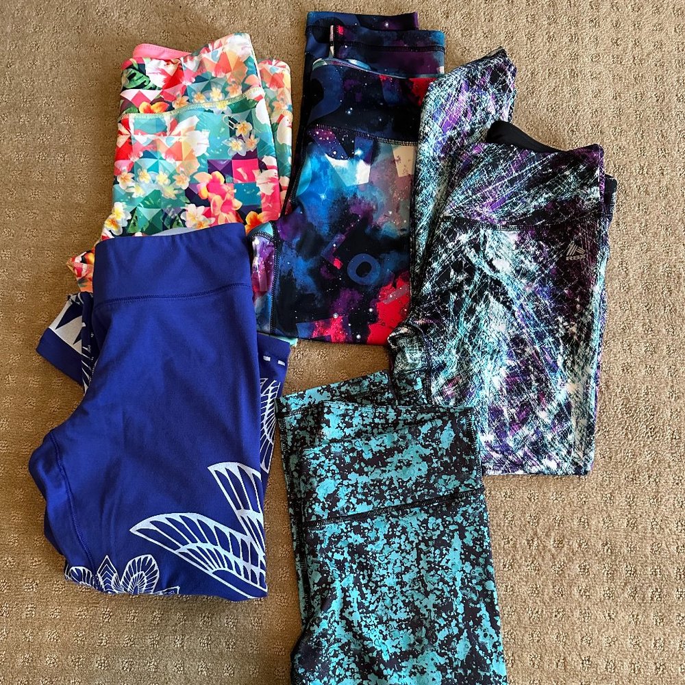 A set of five, like-new trendy and comfortable leggings